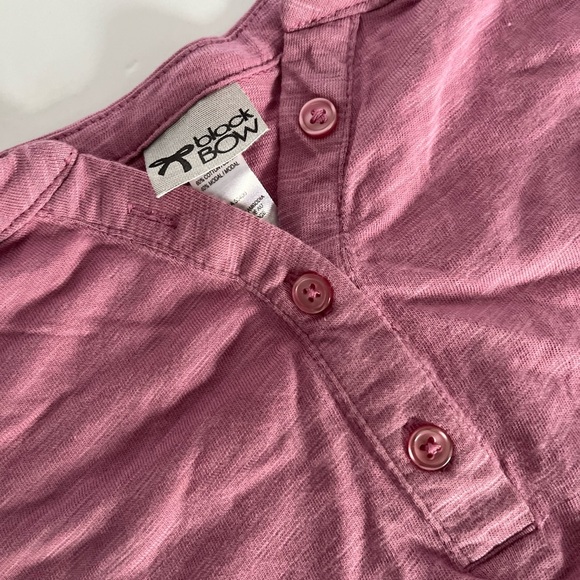 Black Bow Shirt Women’s M Pink Henley Short Sleeve Tee - Picture 6 of 7